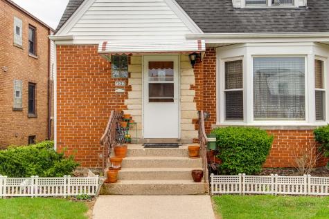 7523 West Cleveland Street Niles IL 60714