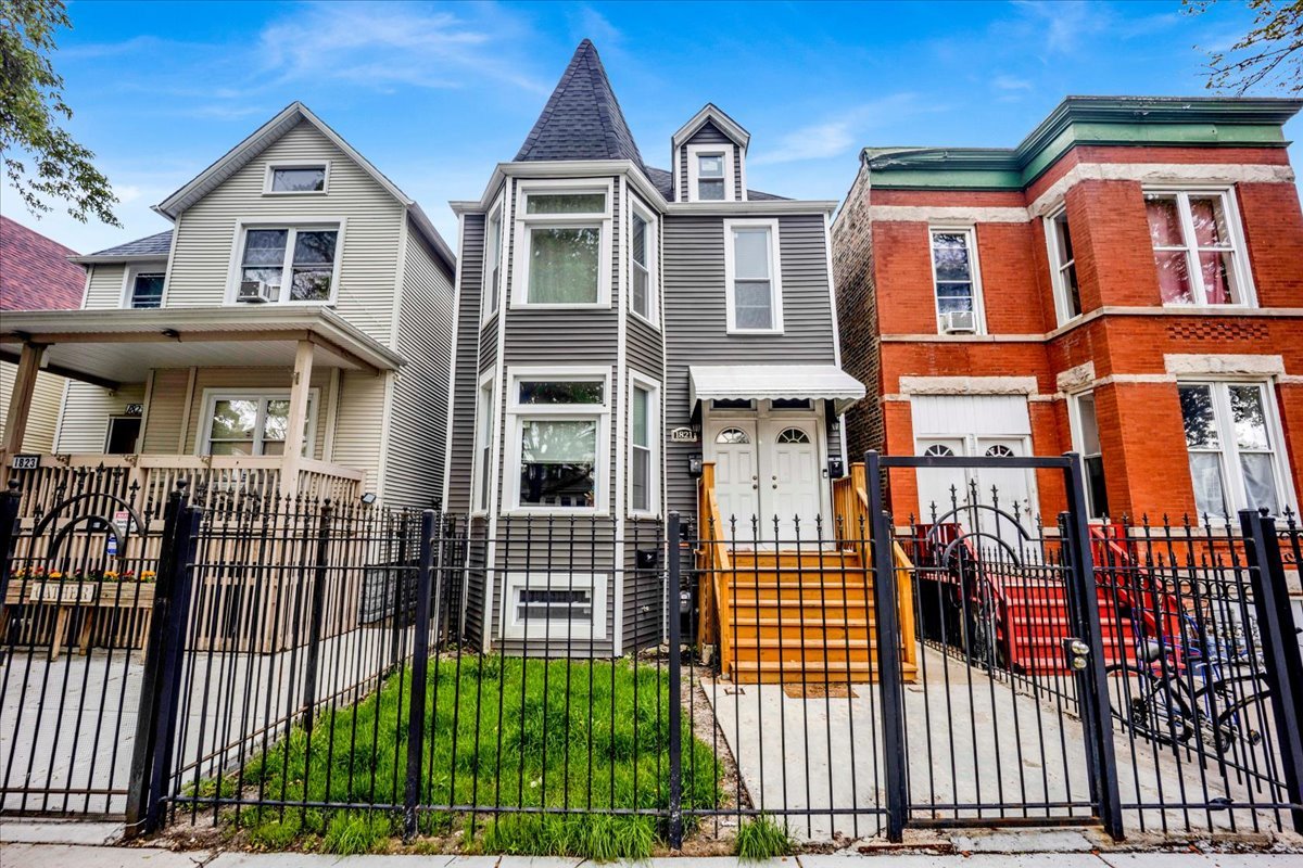 1821 North Tripp Avenue Chicago IL 60639