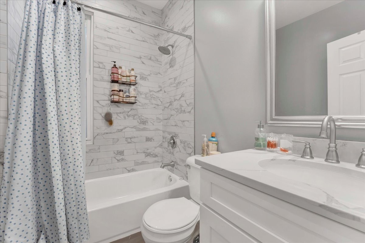 1821 North Tripp Avenue Chicago IL 60639