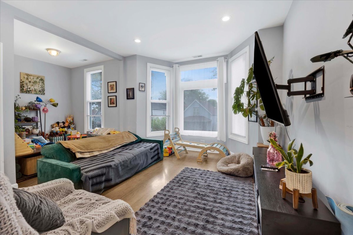 1821 North Tripp Avenue Chicago IL 60639