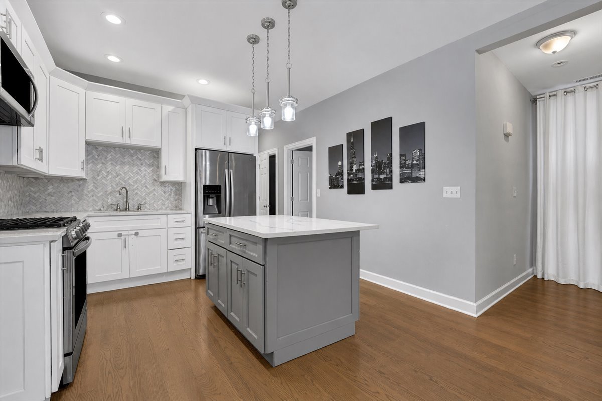 1821 North Tripp Avenue Chicago IL 60639