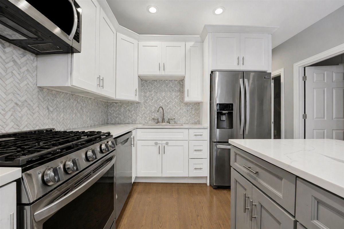1821 North Tripp Avenue Chicago IL 60639