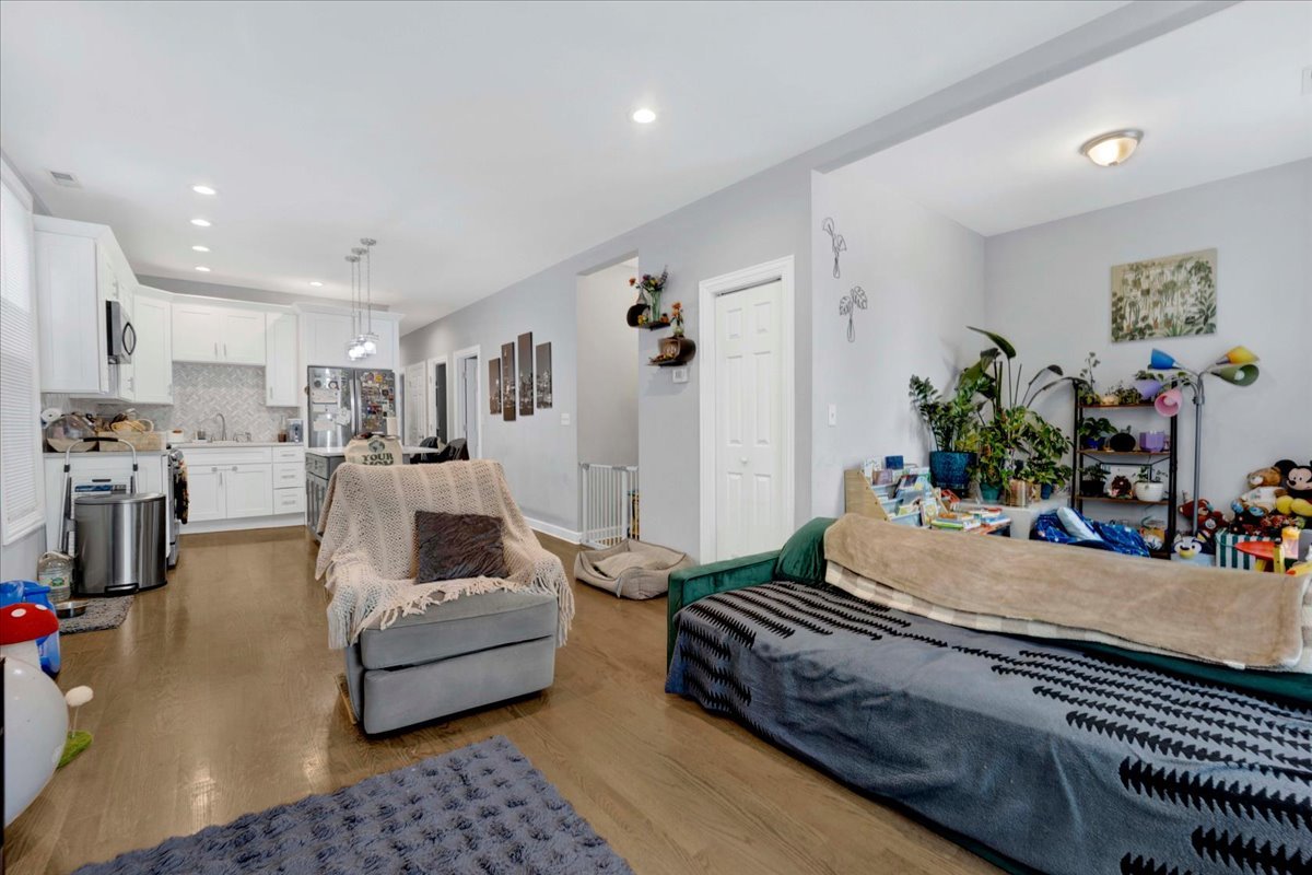 1821 North Tripp Avenue Chicago IL 60639