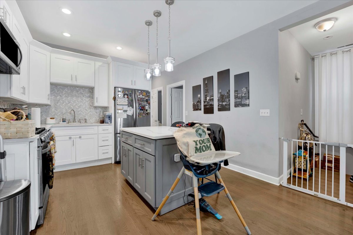 1821 North Tripp Avenue Chicago IL 60639