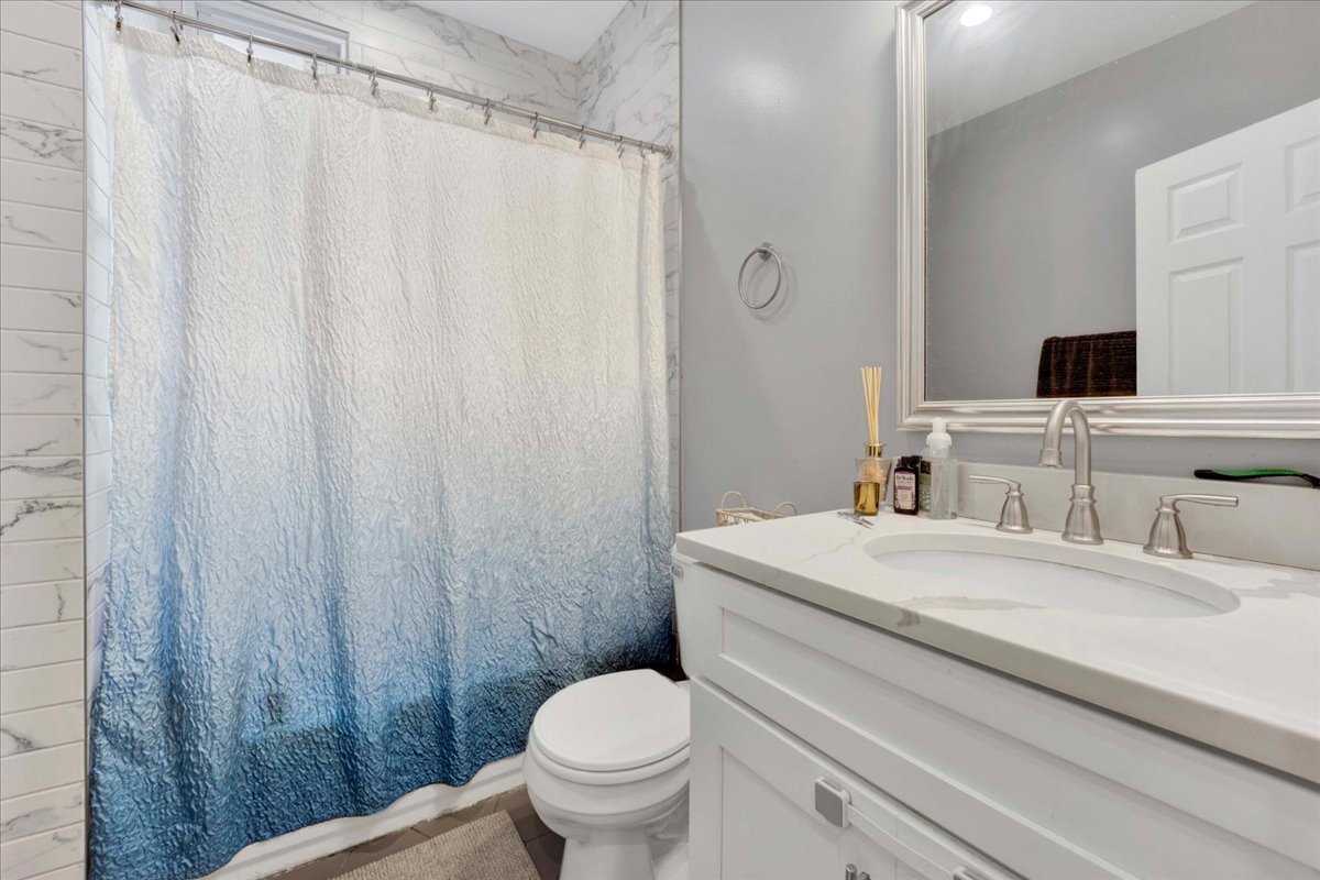1821 North Tripp Avenue Chicago IL 60639