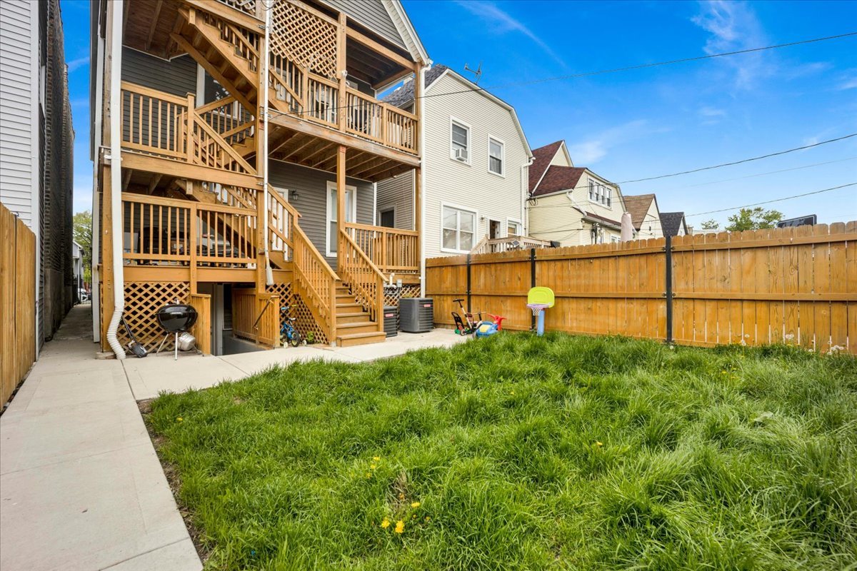 1821 North Tripp Avenue Chicago IL 60639
