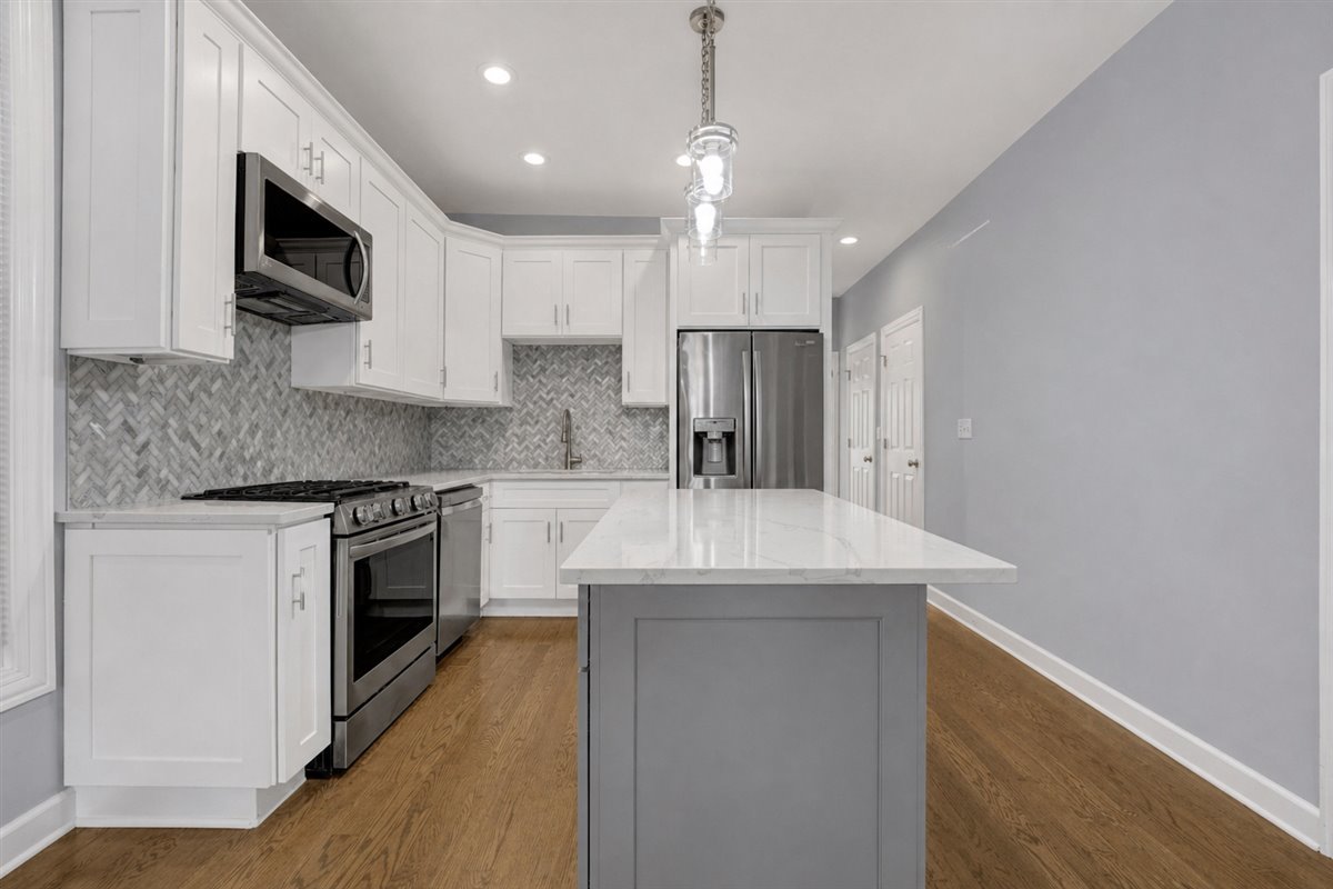 1821 North Tripp Avenue Chicago IL 60639