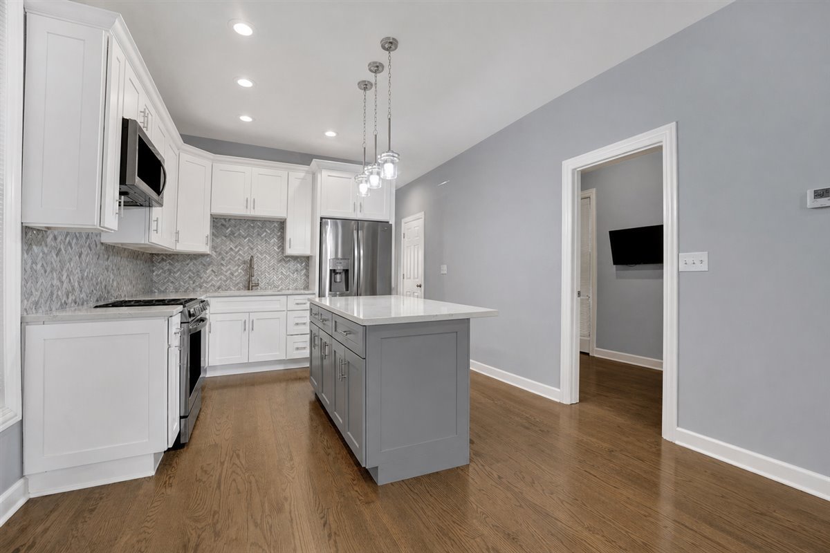 1821 North Tripp Avenue Chicago IL 60639