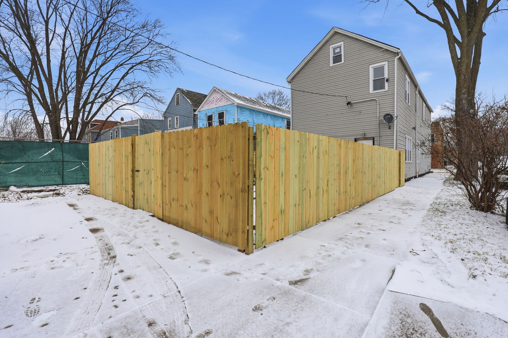 5256 South Carpenter Street Chicago IL 60609