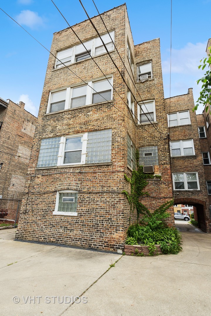 6838 South Clyde Avenue Chicago IL 60649