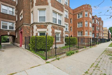 6838 South Clyde Avenue Chicago IL 60649