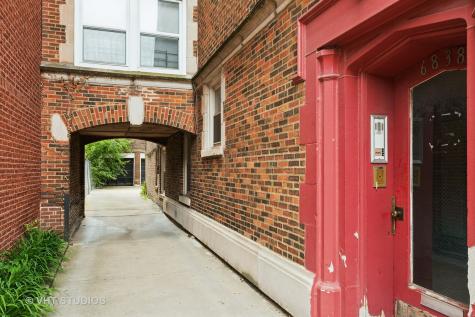 6838 South Clyde Avenue Chicago IL 60649