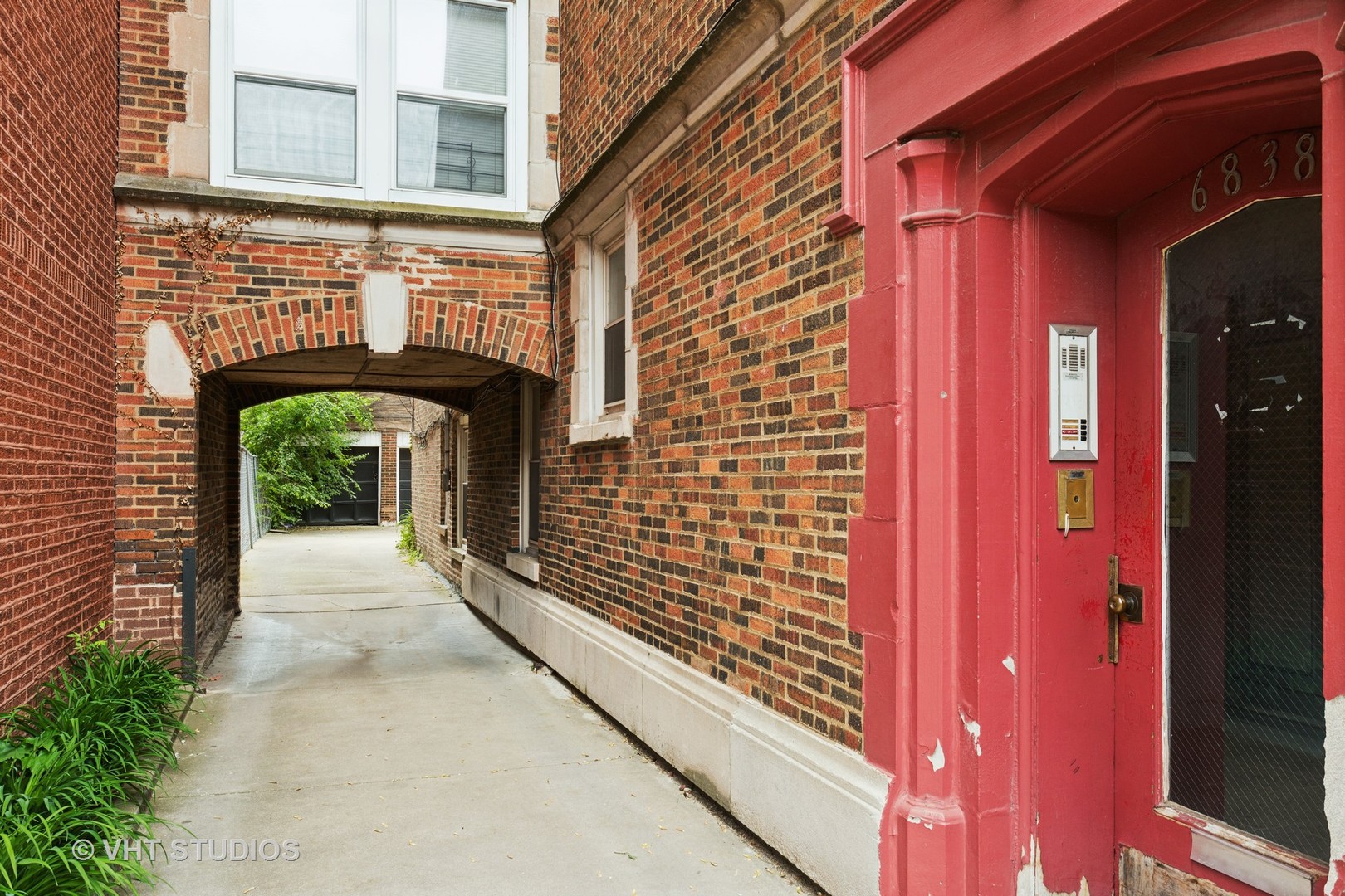6838 South Clyde Avenue Chicago IL 60649