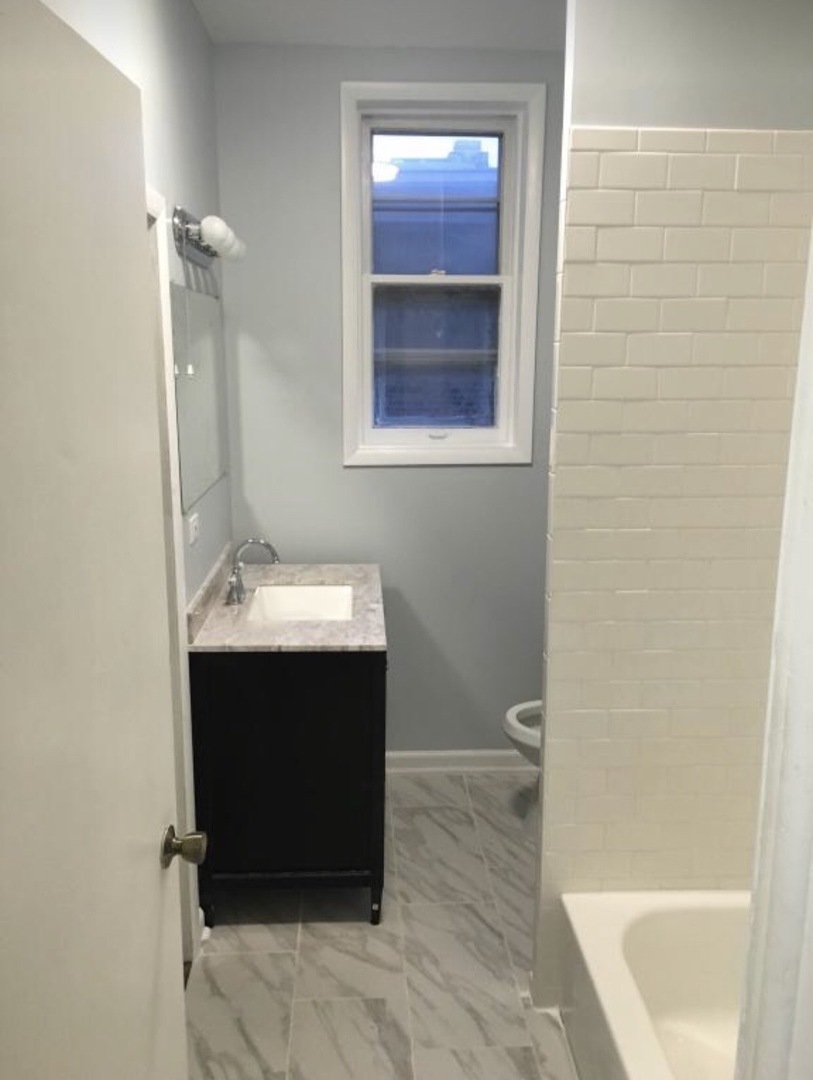 6838 South Clyde Avenue Chicago IL 60649