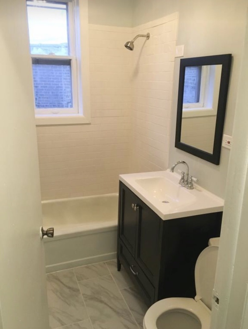 6838 South Clyde Avenue Chicago IL 60649