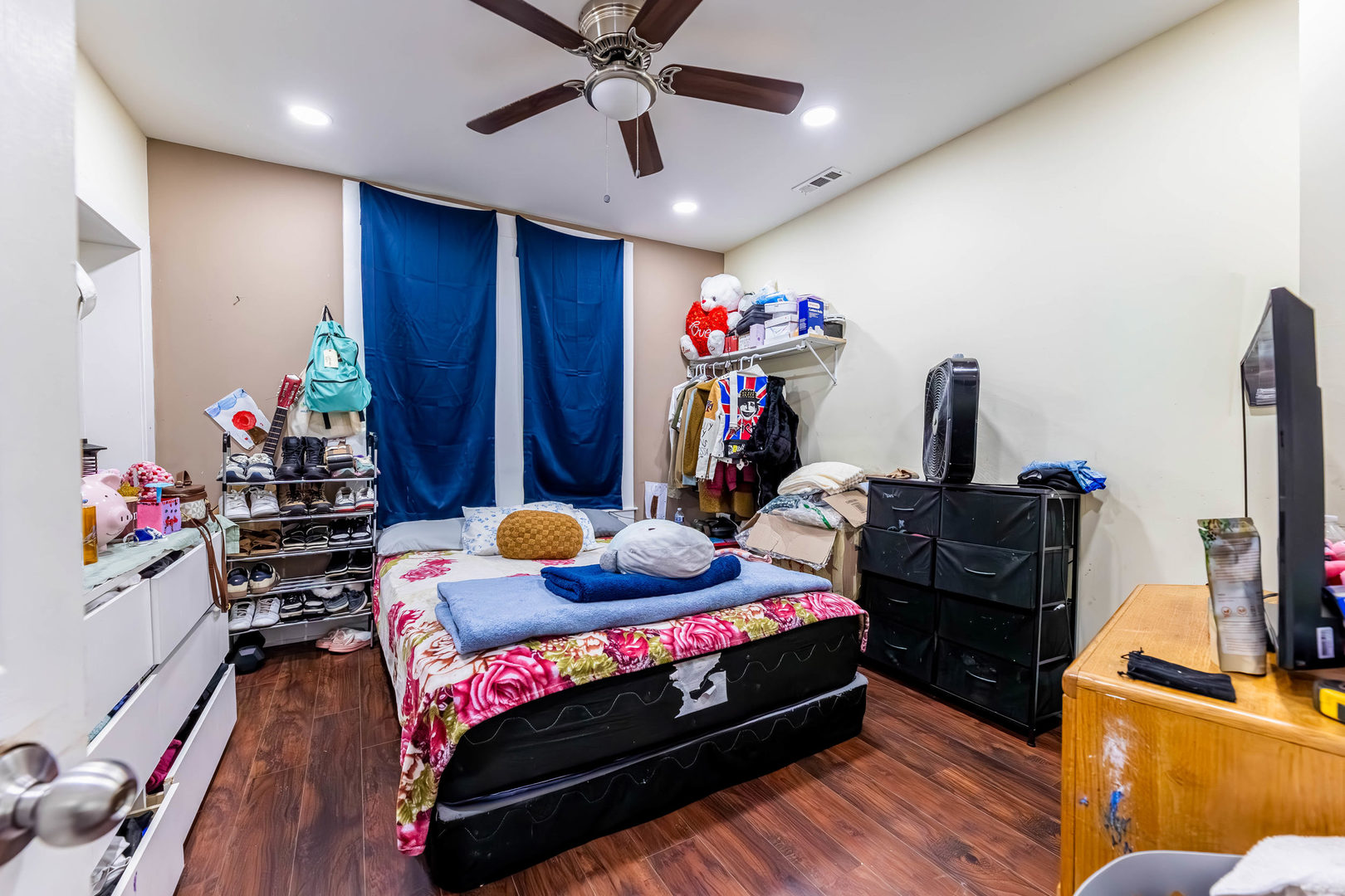 5737 South Laflin Street Chicago IL 60636