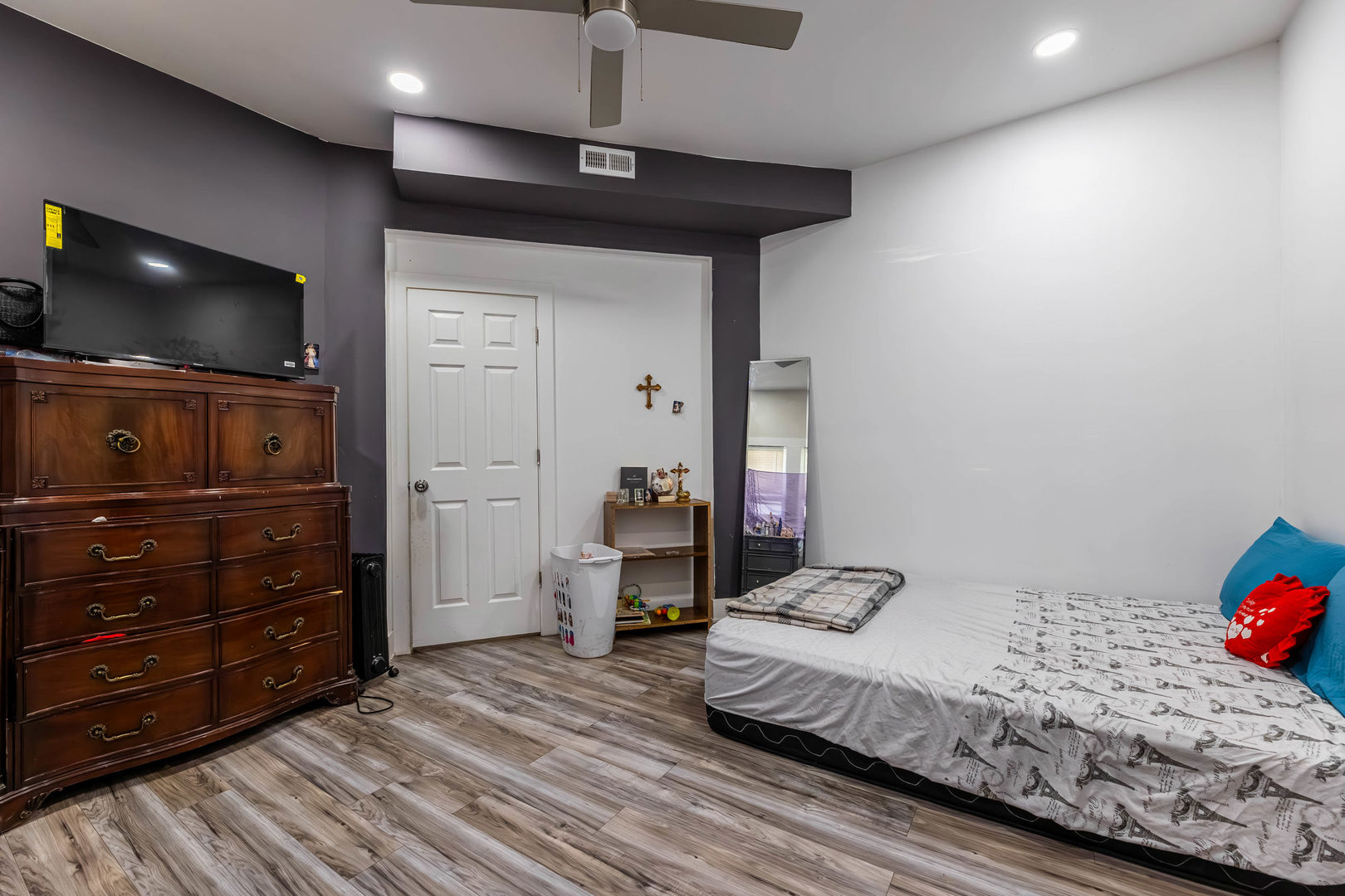 5737 South Laflin Street Chicago IL 60636