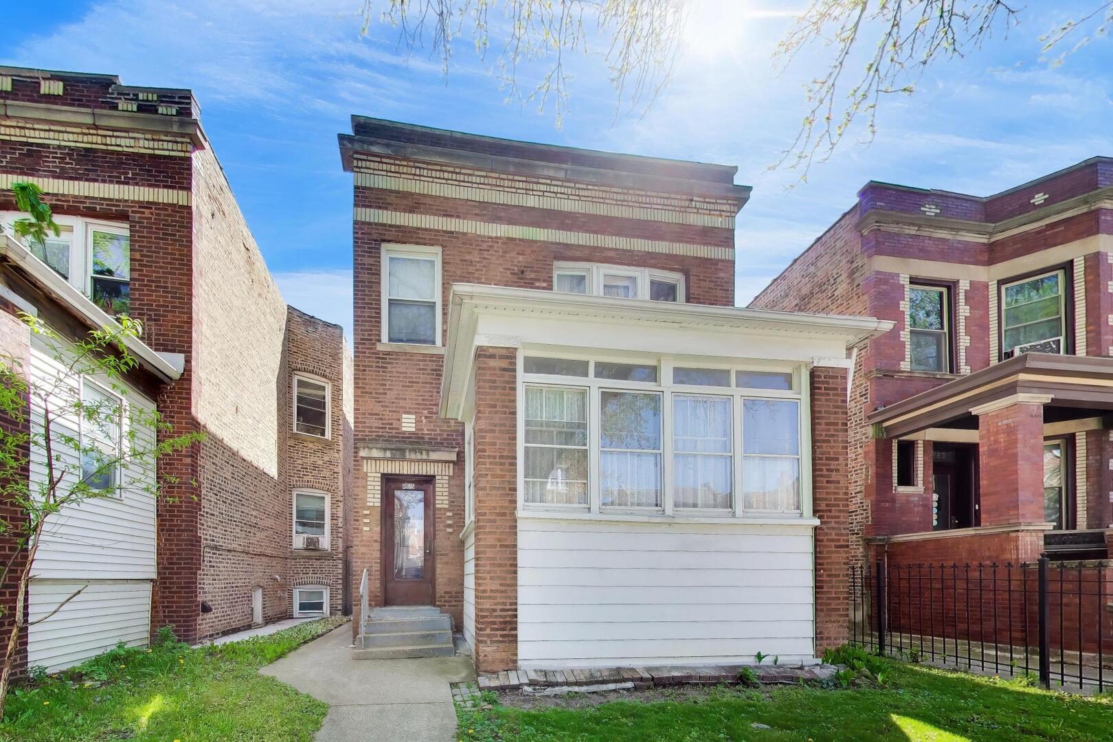 4925 North Troy Street Chicago IL 60625
