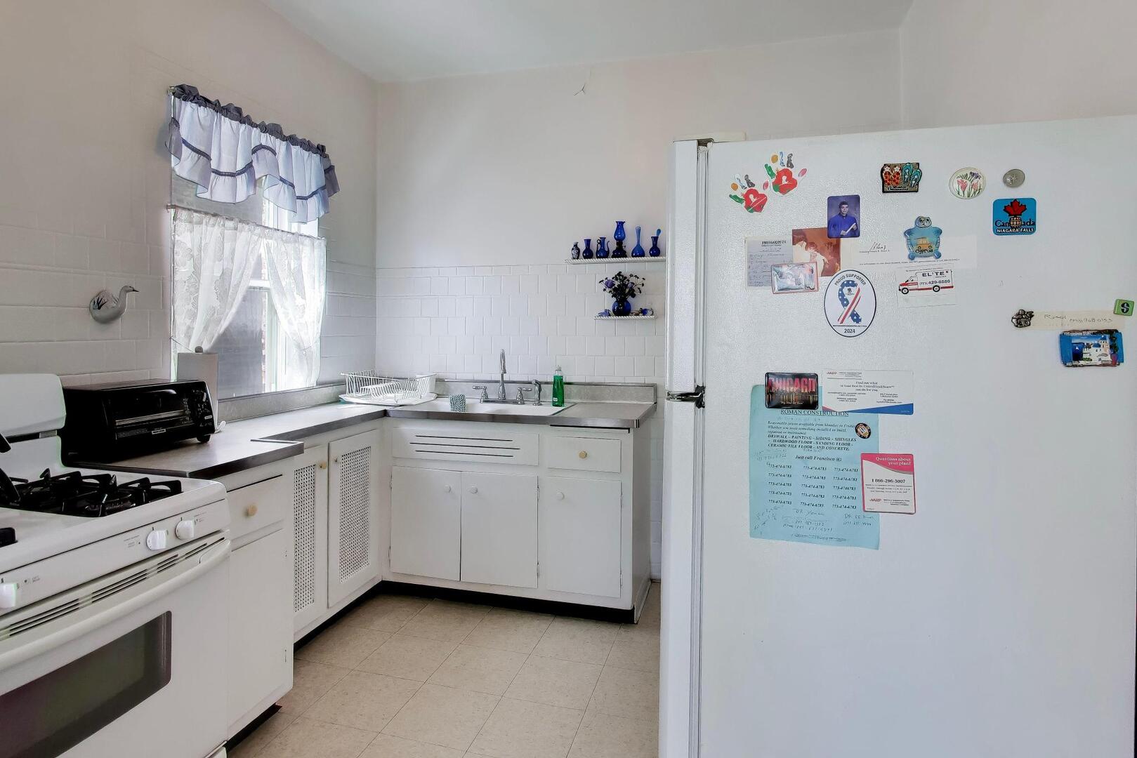 4925 North Troy Street Chicago IL 60625