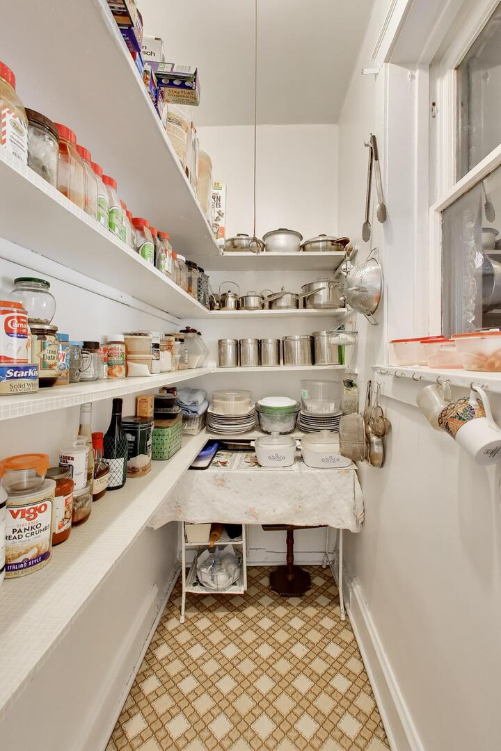 4925 North Troy Street Chicago IL 60625