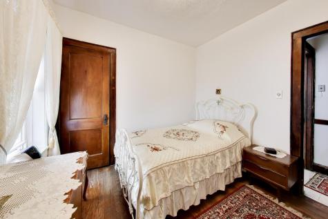 4925 North Troy Street Chicago IL 60625
