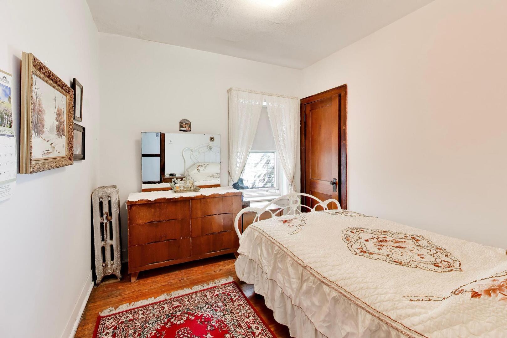 4925 North Troy Street Chicago IL 60625