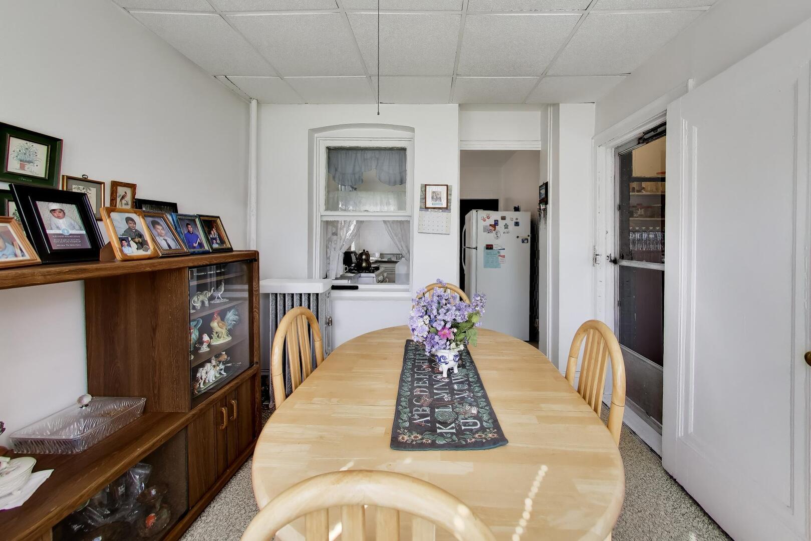 4925 North Troy Street Chicago IL 60625