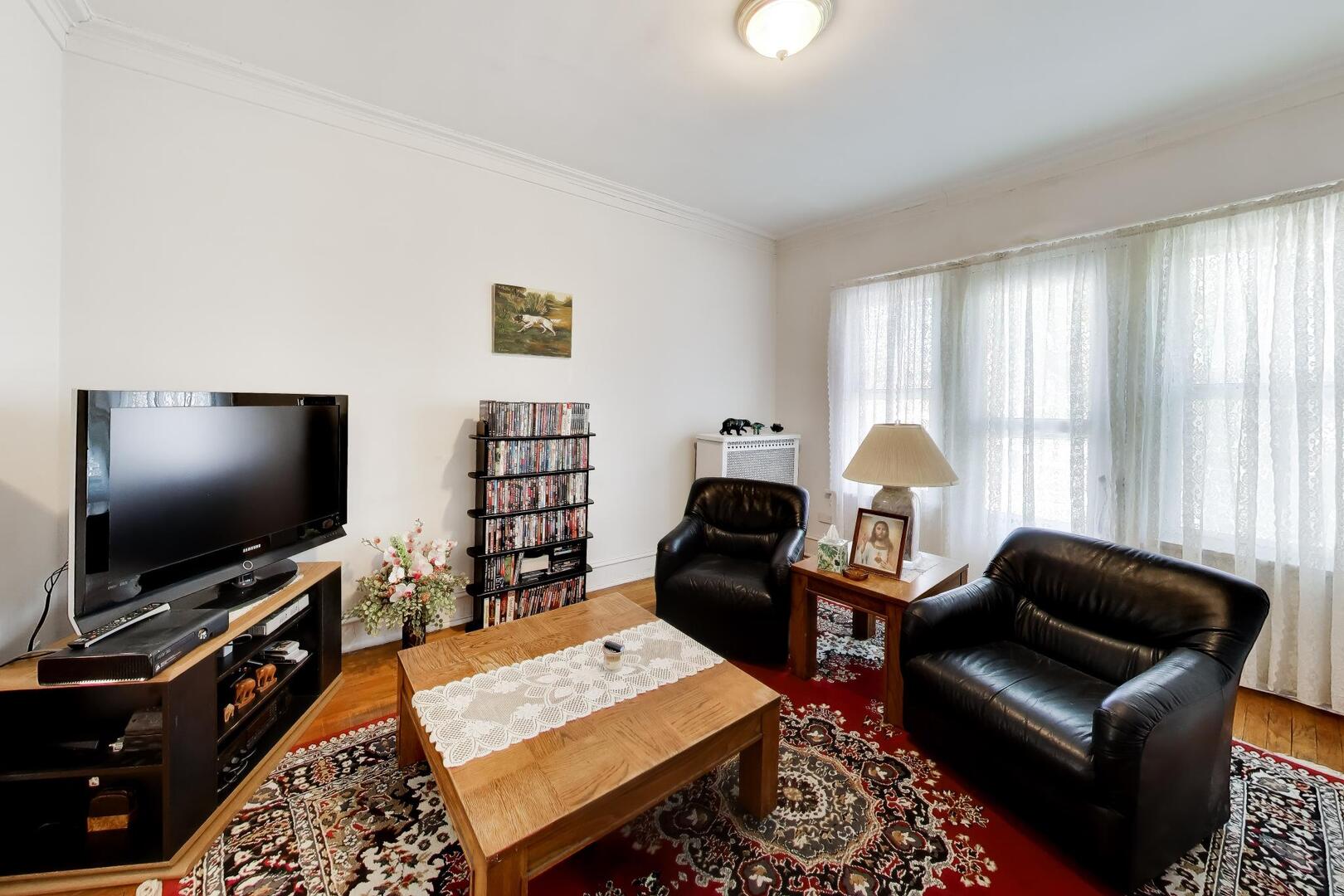 4925 North Troy Street Chicago IL 60625