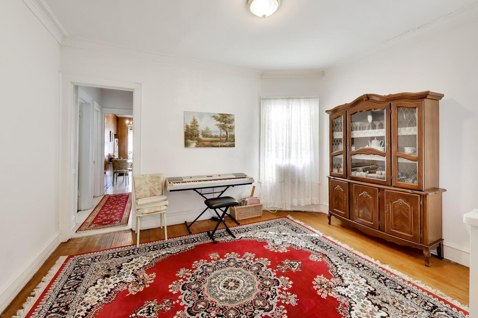 4925 North Troy Street Chicago IL 60625