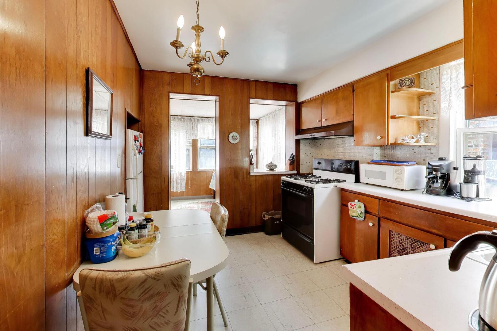 4925 North Troy Street Chicago IL 60625