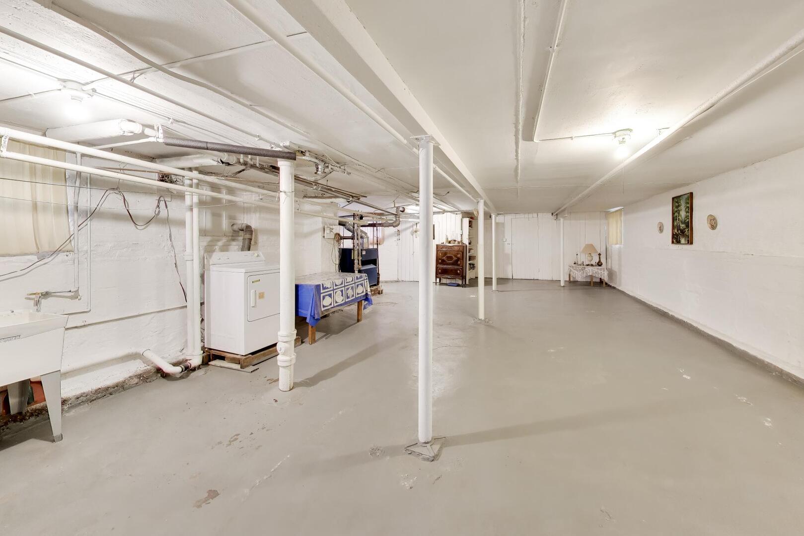 4925 North Troy Street Chicago IL 60625