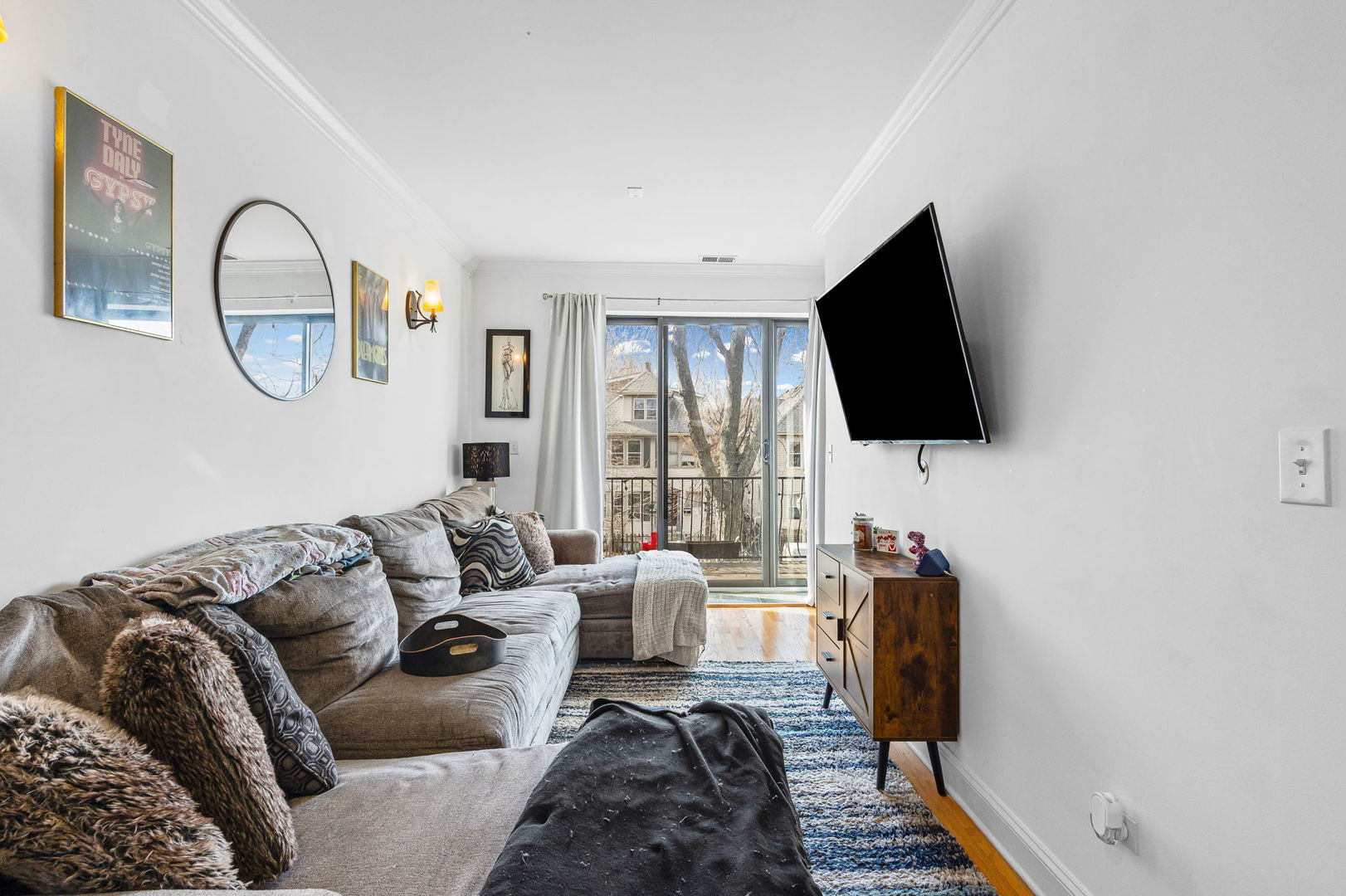 7341 North Honore Street Chicago IL 60626