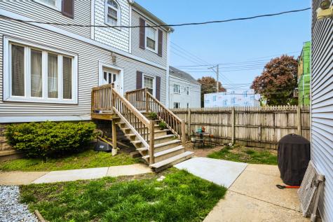 2068 North Campbell Avenue Chicago IL 60647