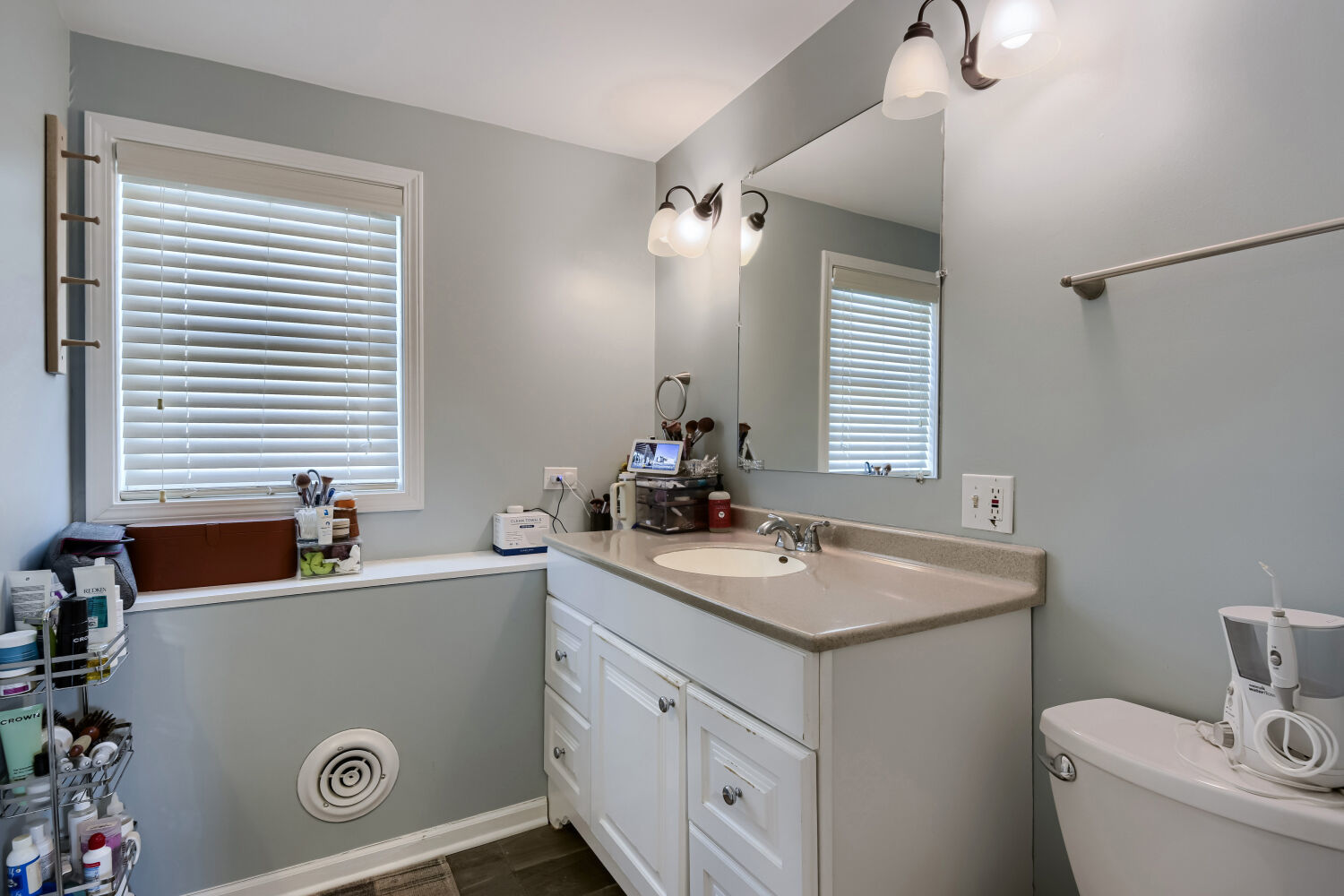 2068 North Campbell Avenue Chicago IL 60647