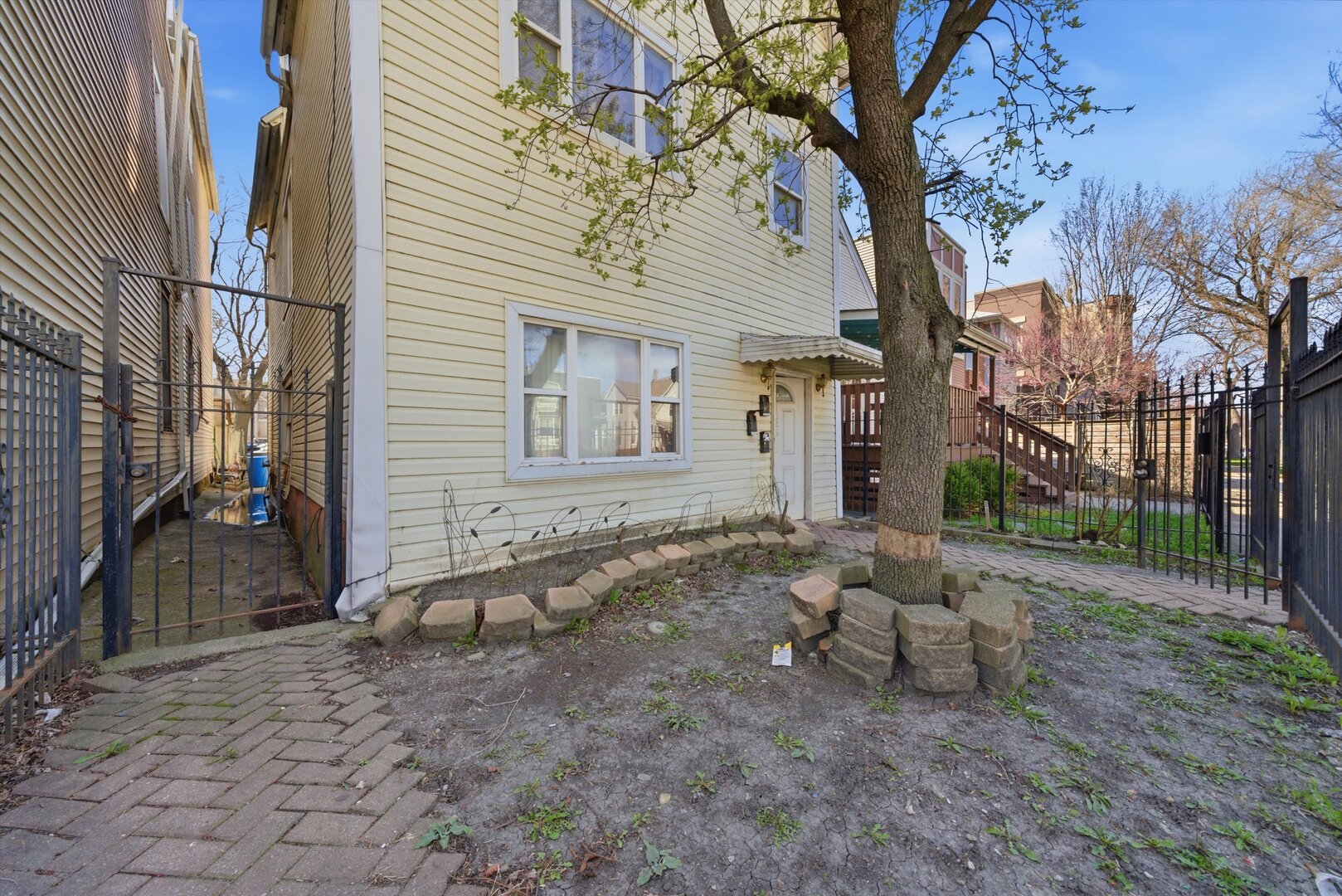 1626 North Saint Louis Avenue Chicago IL 60647