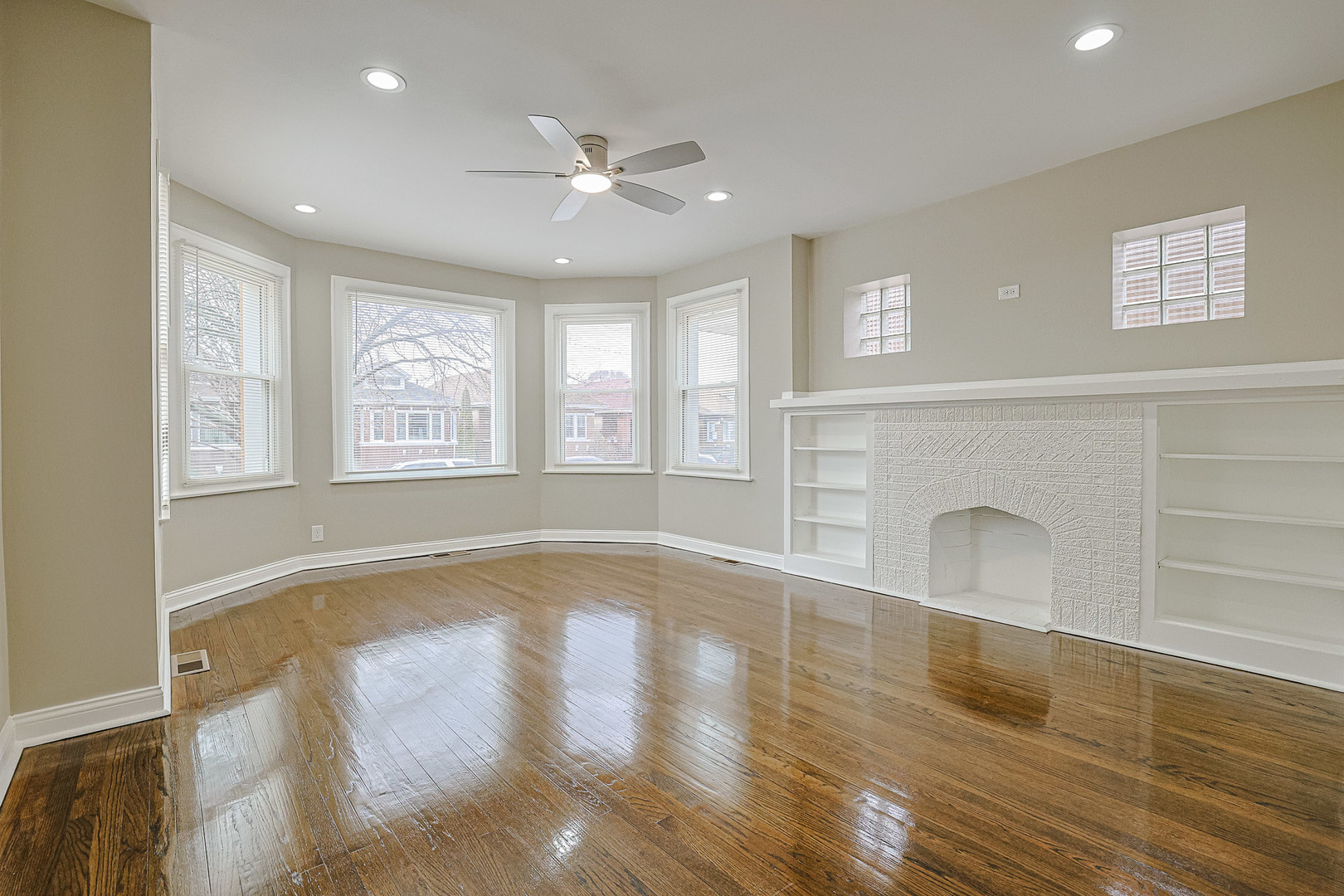 5955 South Whipple Street Chicago IL 60629