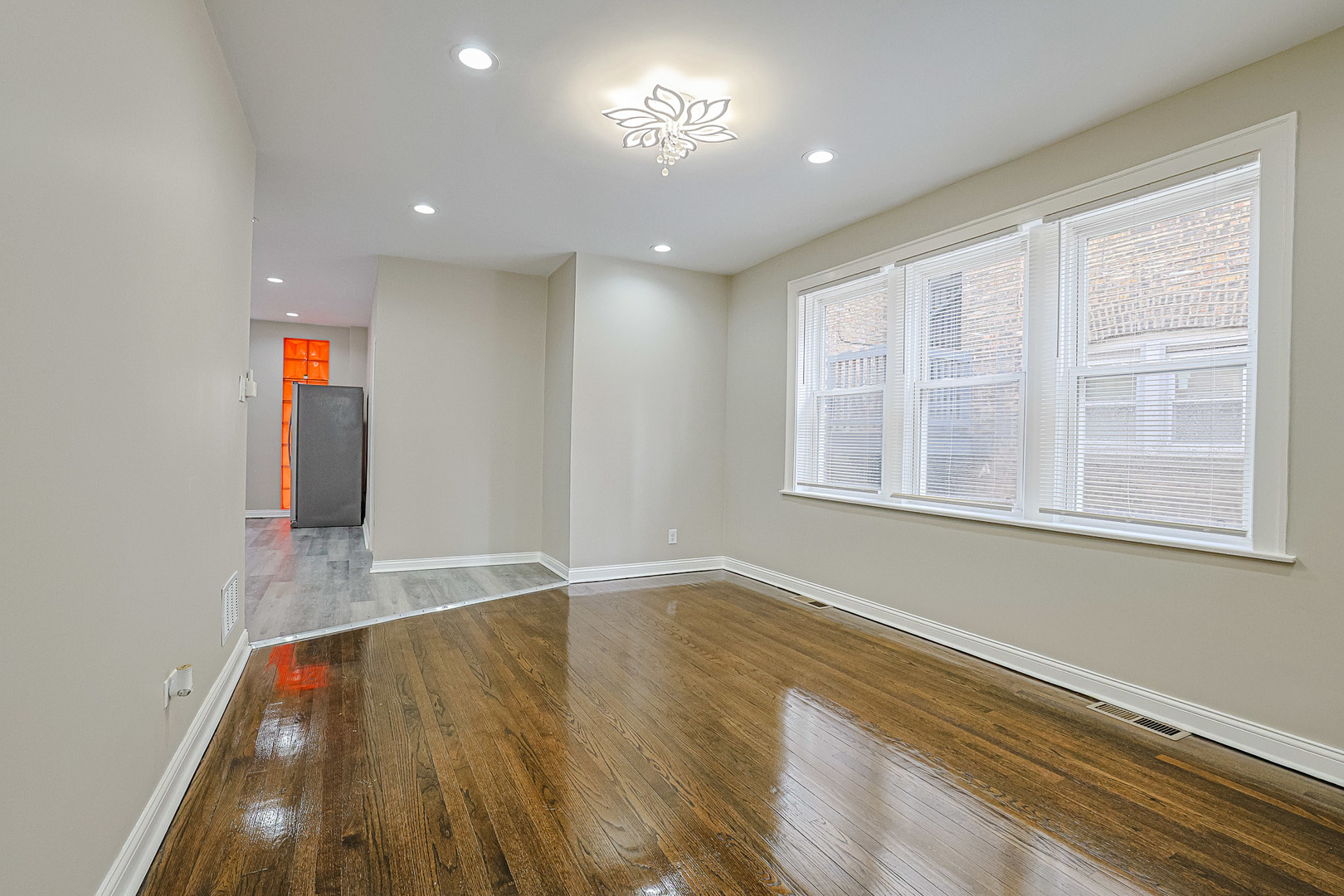 5955 South Whipple Street Chicago IL 60629