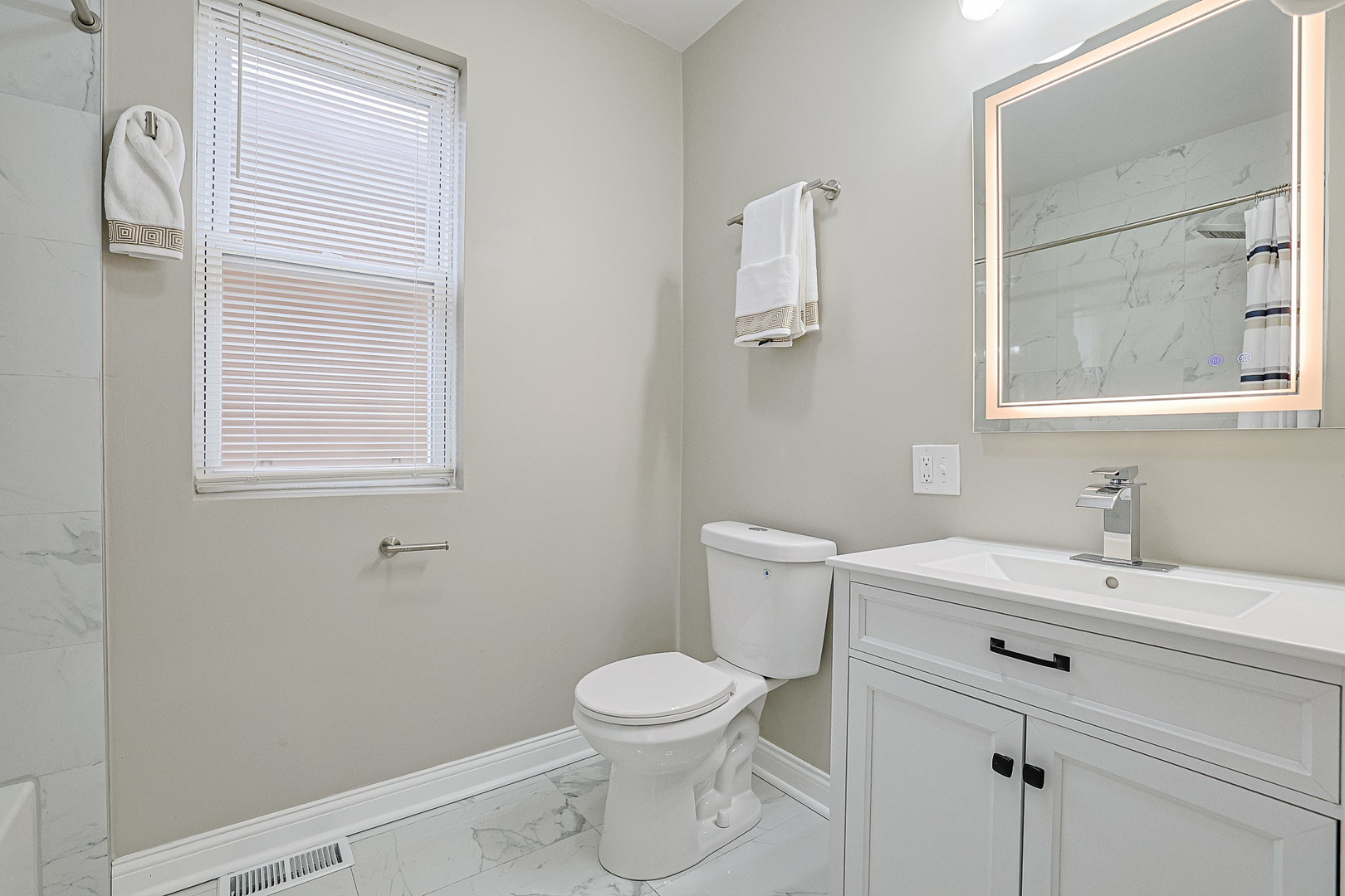 5955 South Whipple Street Chicago IL 60629