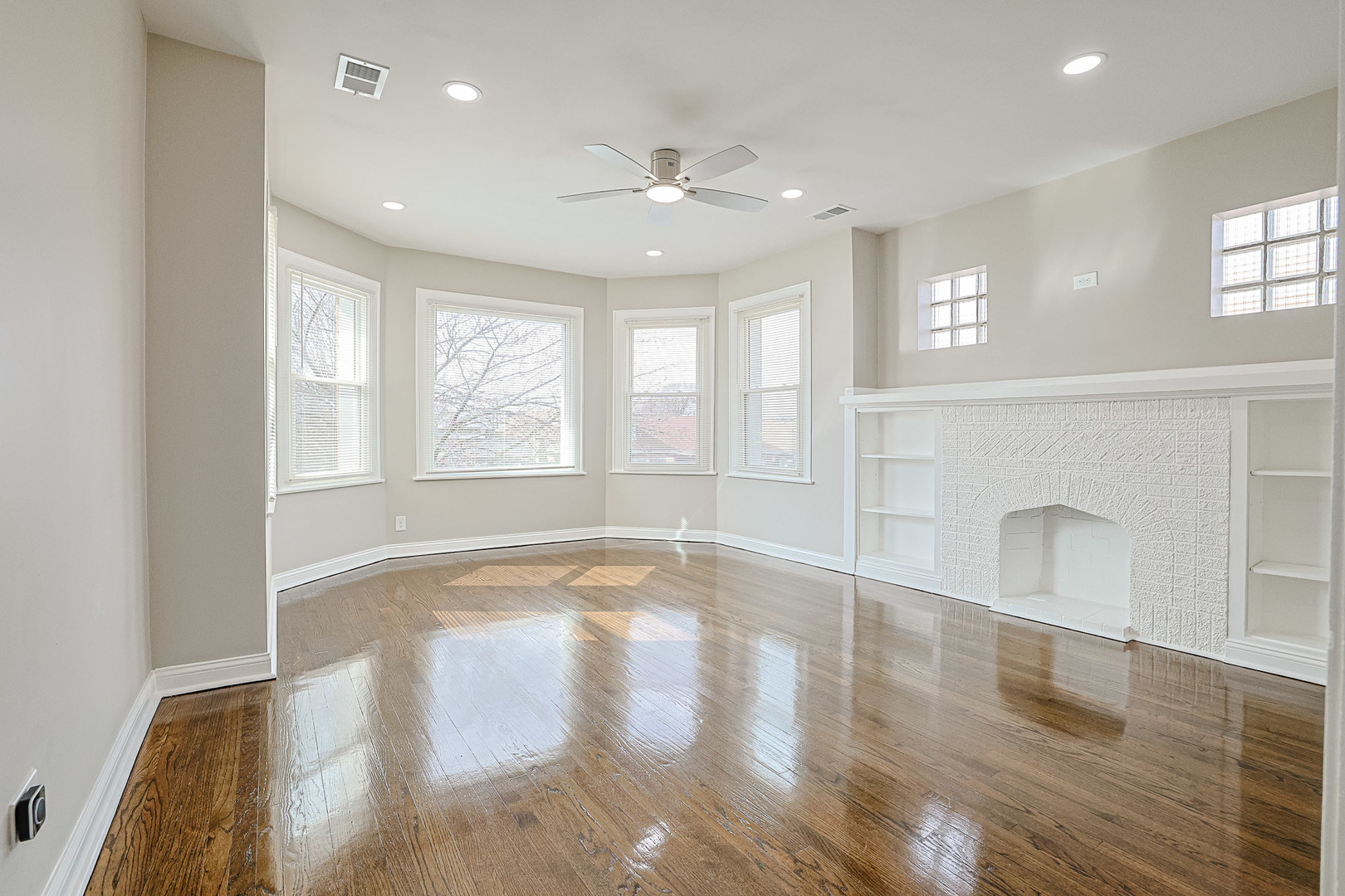 5955 South Whipple Street Chicago IL 60629