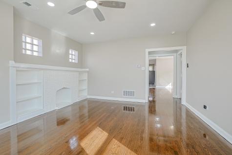 5955 South Whipple Street Chicago IL 60629