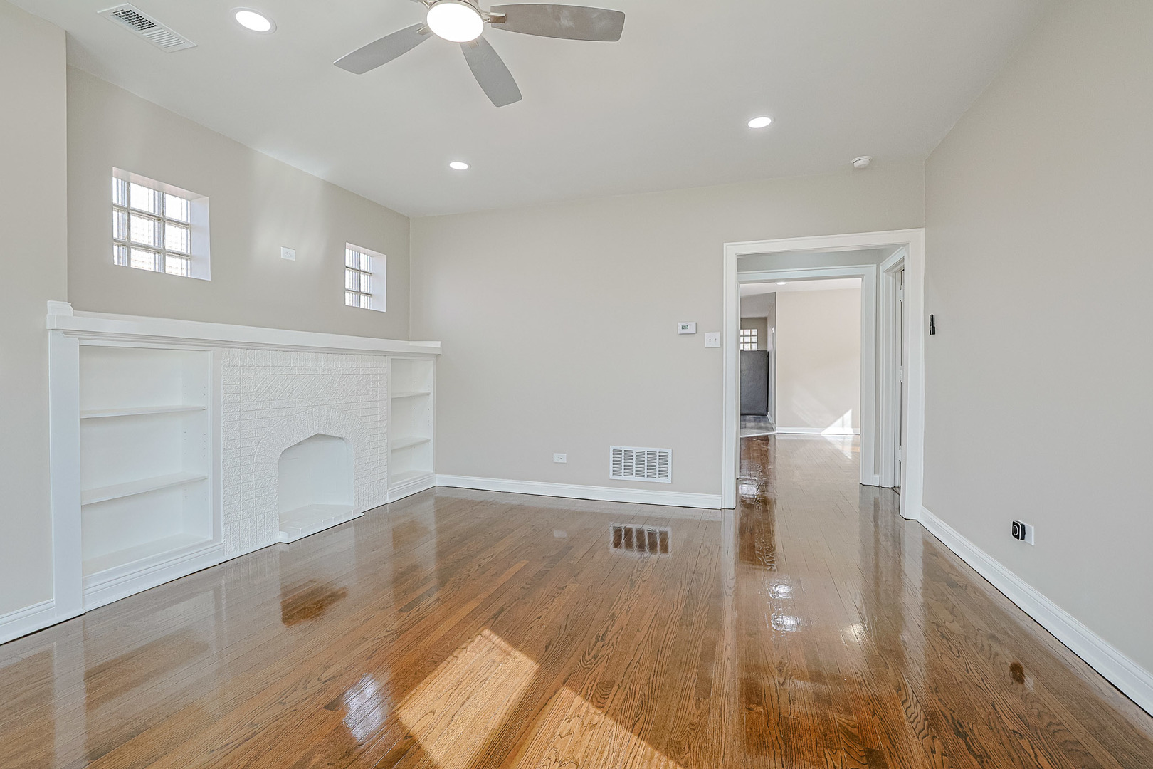 5955 South Whipple Street Chicago IL 60629