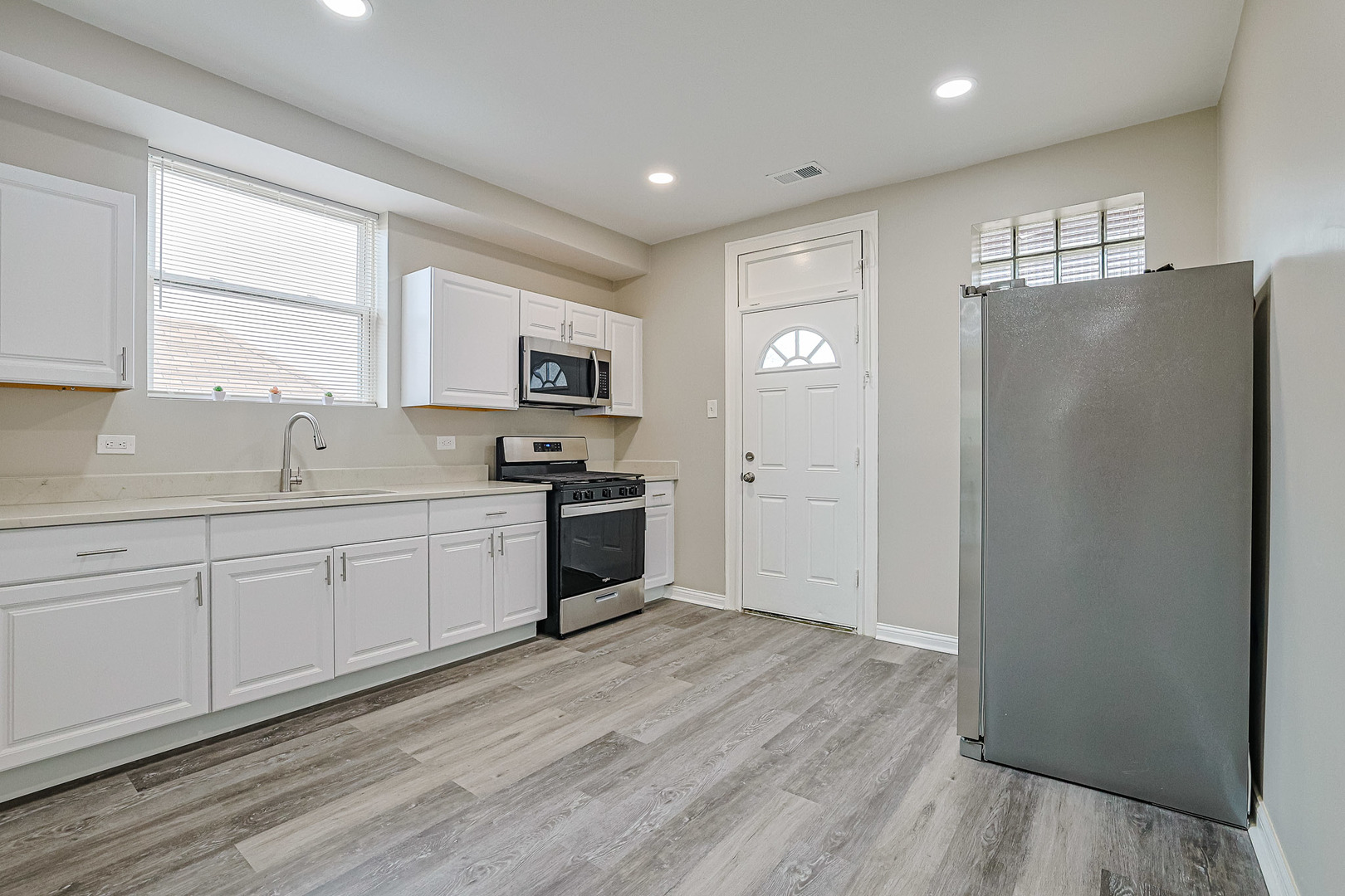 5955 South Whipple Street Chicago IL 60629