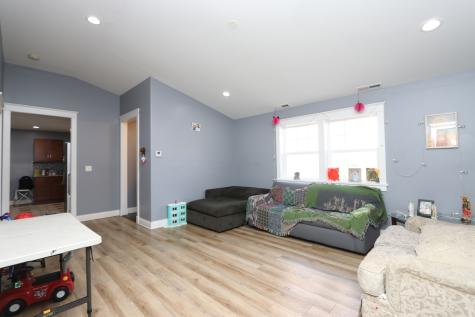 4247 West Haddon Avenue Chicago IL 60651