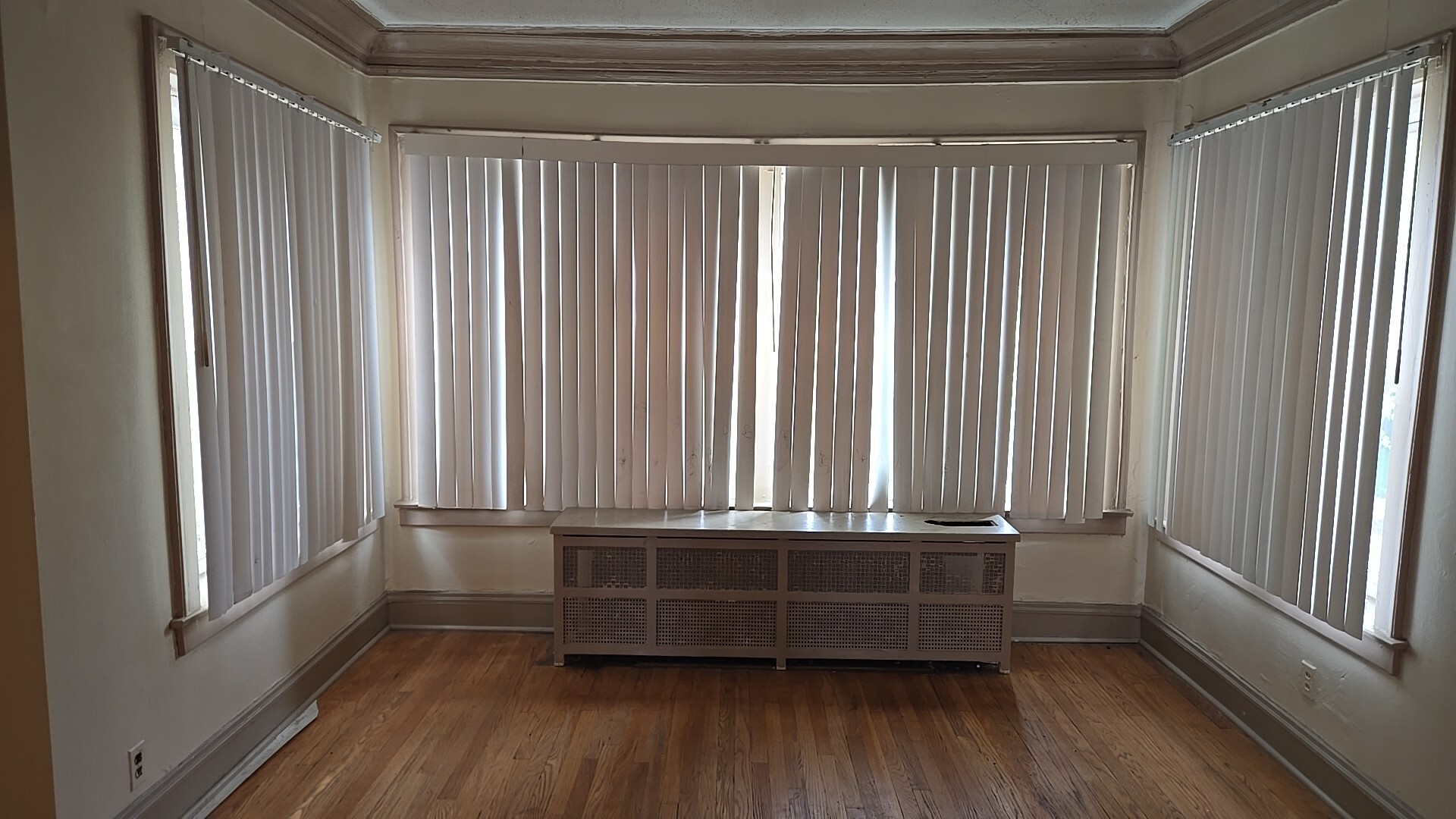 7627 South Bennett Avenue Chicago IL 60649