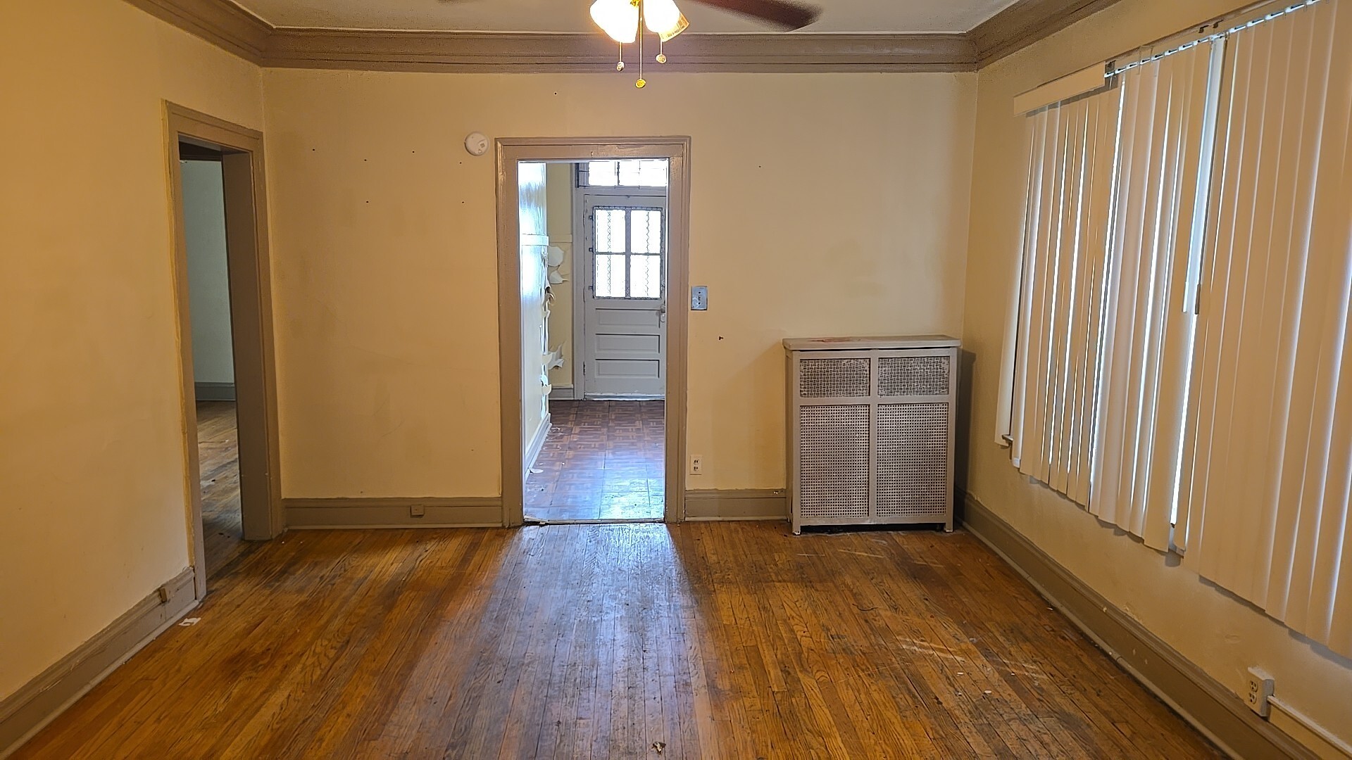7627 South Bennett Avenue Chicago IL 60649