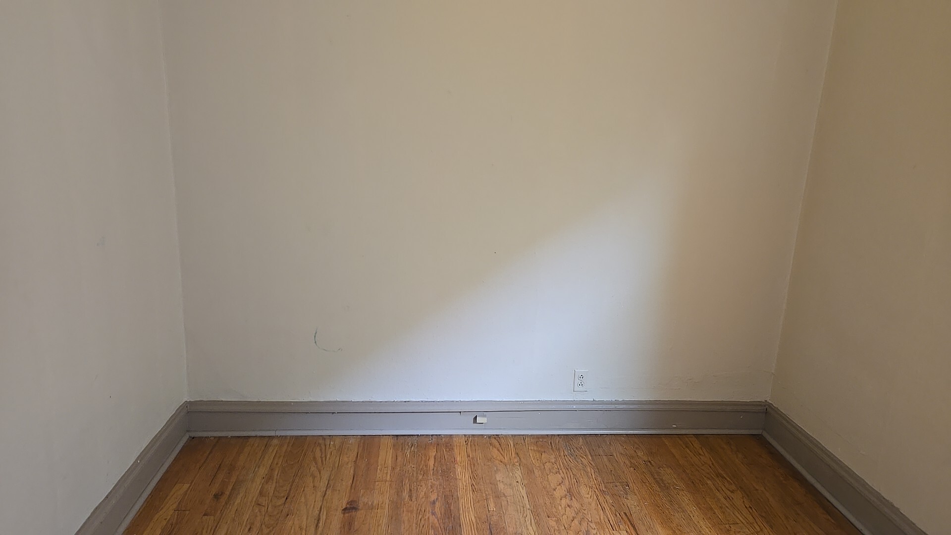 7627 South Bennett Avenue Chicago IL 60649