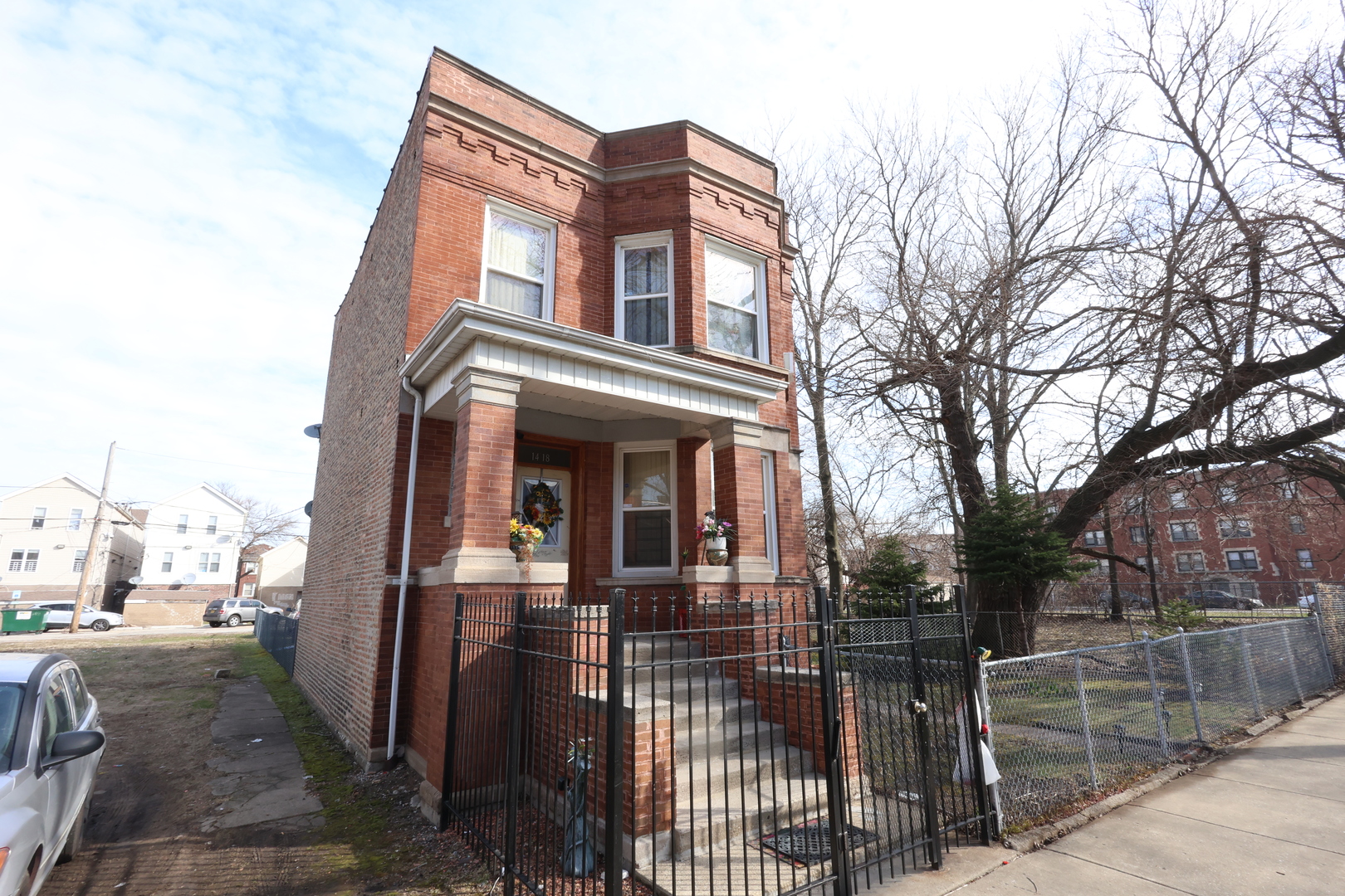 1418 East 69th Place Chicago IL 60637