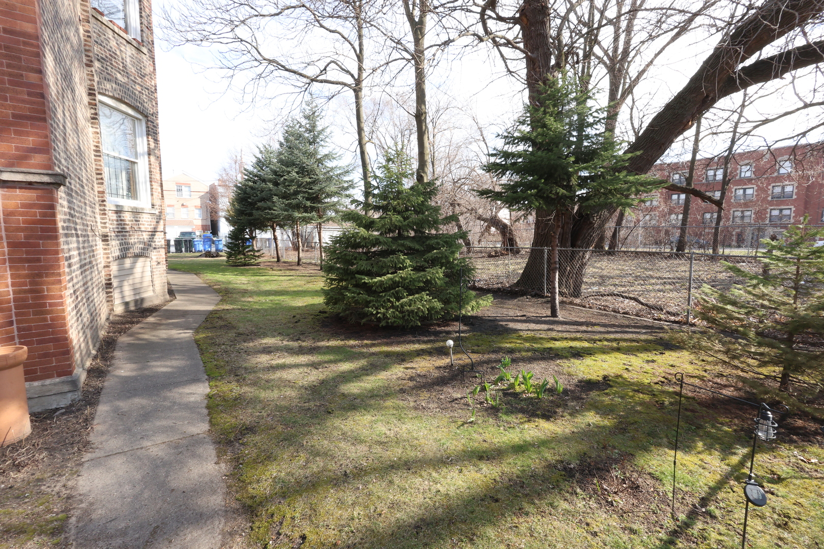 1418 East 69th Place Chicago IL 60637