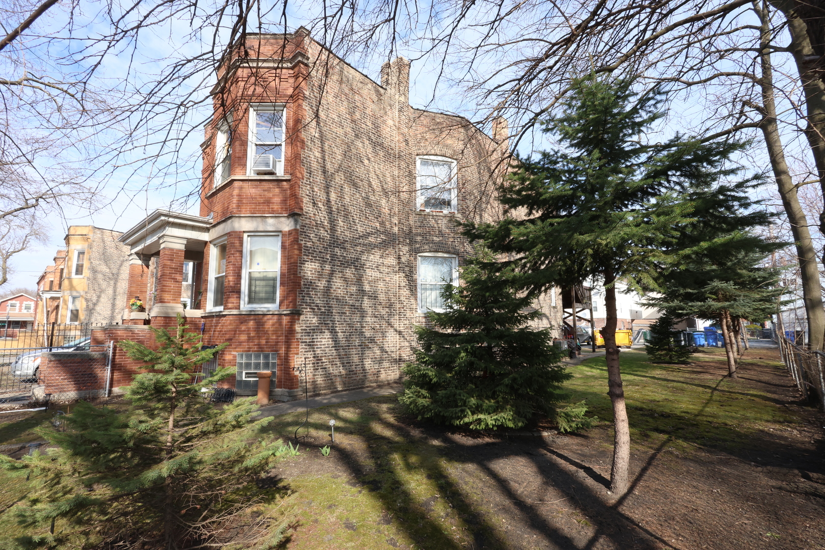 1418 East 69th Place Chicago IL 60637