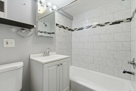 4140 North Western Avenue Chicago IL 60618
